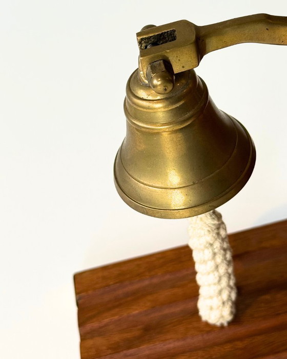 Image 1 of Sujetalibros de teca y latón con estética náutica