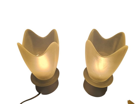 Image 1 of Tulpenleuchte – mattiertes Glas – 2 Tischlampen – Deutschland – 3. Viertel des 20. Jahrhunderts