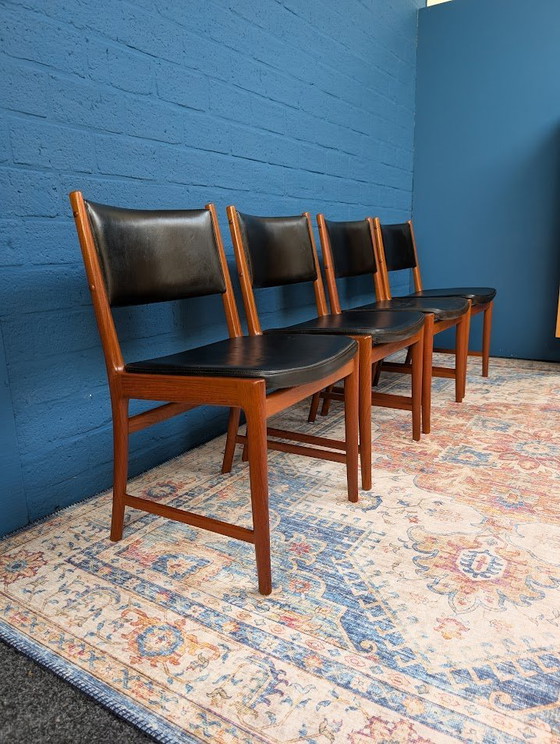 Image 1 of 4x Danish Design Chairs, Designed By Kai Lyngfeldt Larsen For Søren Willadsen, 1960s