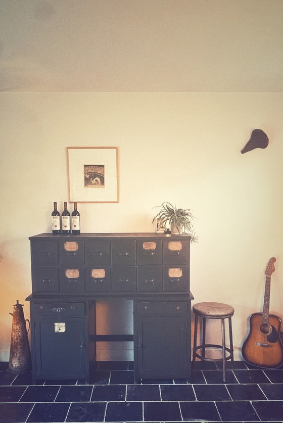 Image 1 of Industrieller Hocker mit schönem authentischen Eichensitz