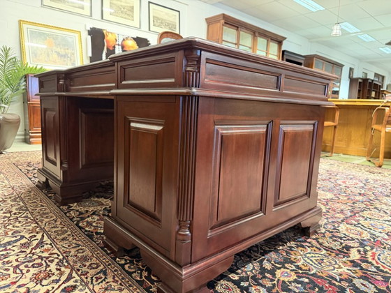 Klassischer englischer Mahagoni Schreibtisch – Leather, Wood (photo 8 of 17)