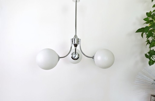 Lámpara de techo vintage de 3 luces con cristal opalino / Araña moderna de mediados de siglo / Lámpara Sputnik de la era espacia