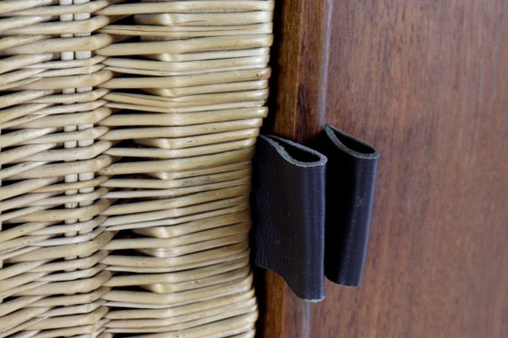 Image 1 of Armadio vintage per ragazze di Sebastian Muggenthaler