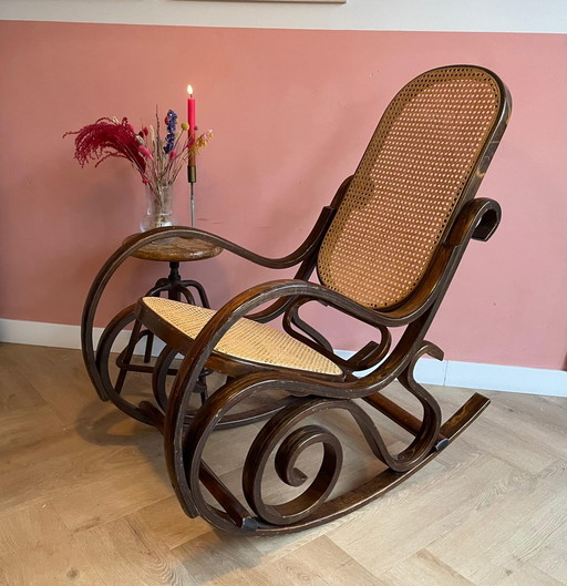 Vintage schommelstoel - Thonet stijl