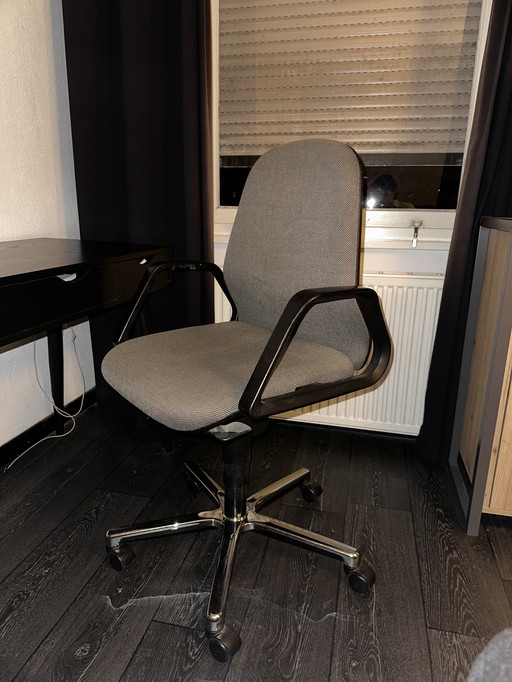 Chaise de bureau vintage chromée Comforto des années 1980