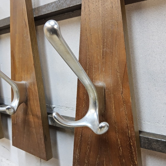 Image 1 of Appendiabiti da parete vintage (anni '60) (appendiabiti in stile Mid-Century Modern) in legno e metallo