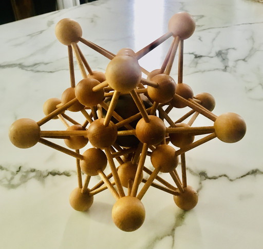 Atomium wood