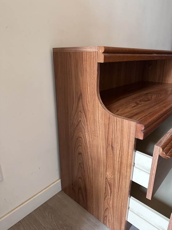 Image 1 of Cómoda de mediados de siglo de diseño escandinavo