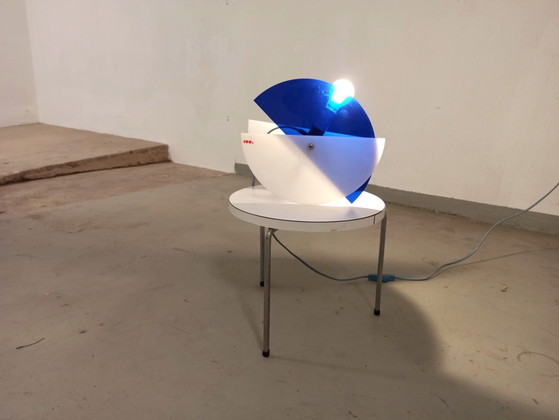 Image 1 of Rood Licht Memphis Milano style geometric table lamp 