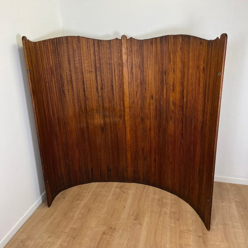 Undulating screen with pine slats, 1930