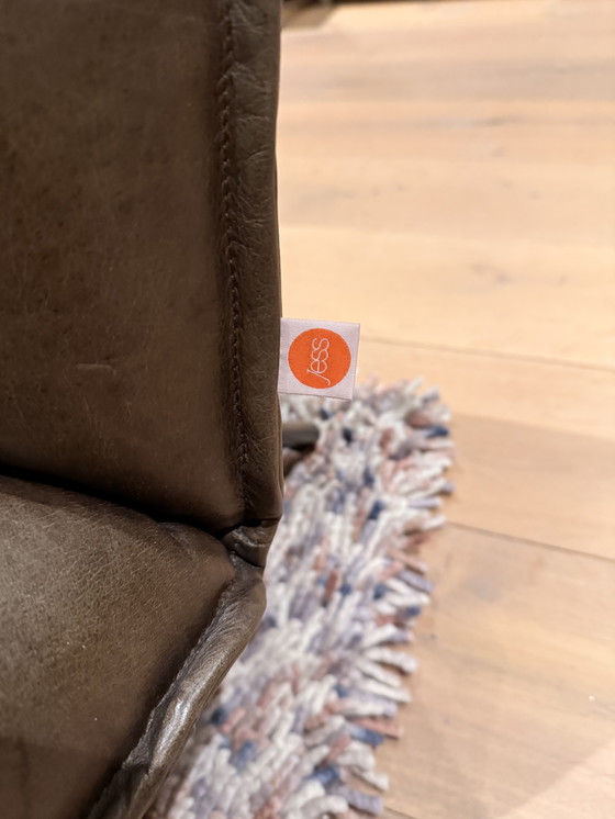 Image 1 of Jess Earl 2 cremalleras con puf de lectura 