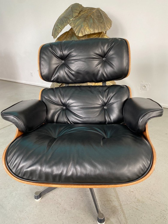 Charles e Ray Eames Lounge Chair e Ottomana 1991 – Charles & Ray Eames, Sedie e poltrone, Leather, Wood (photo 2 of 10)