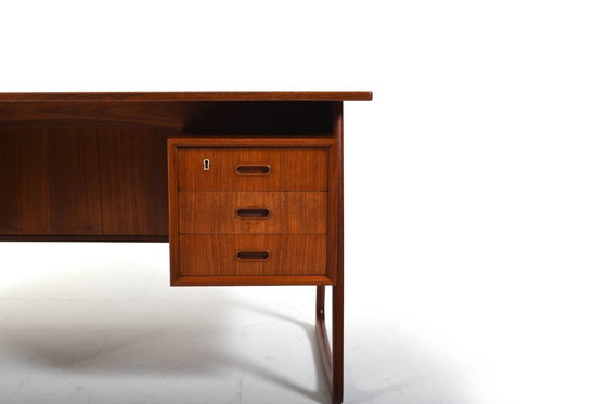 Image 1 of Svend Åge Madsen Kufenschreibtisch aus Teakholz 1960er Jahre
