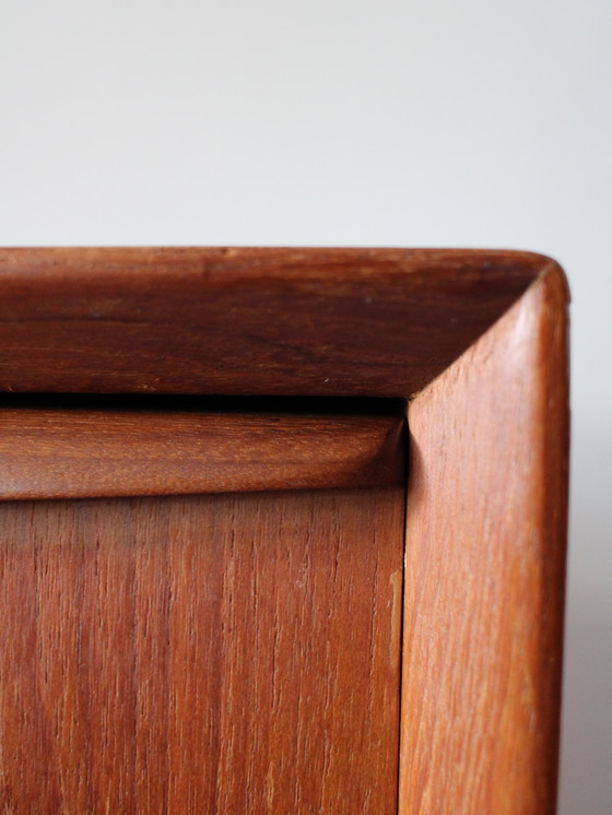 Image 1 of Vintage Deense ladekast in teak