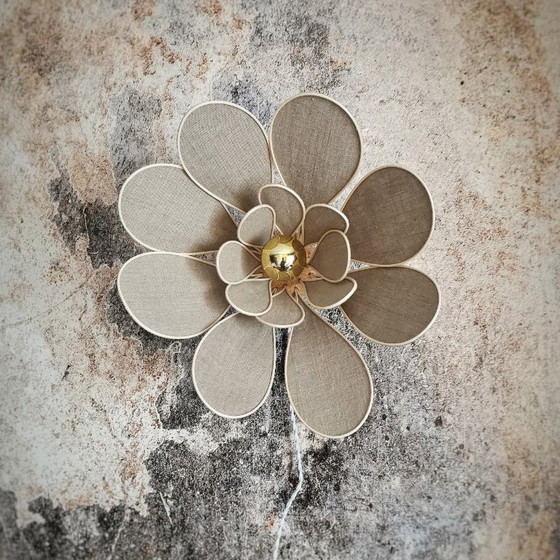 Image 1 of Flower wall lamp, Nénuphar model, 16 petals in rattan and linen (customizable shade)