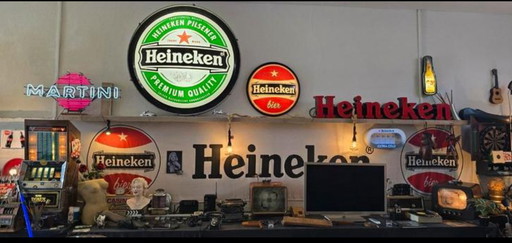 Grande boîte à lumière HEINEKEN pour l'hospitalité