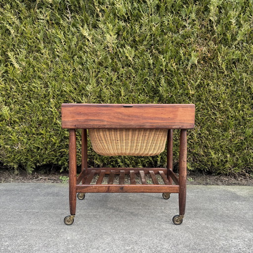 Naaitafel par Ejvind A. Johansson pour FDB Mobler de Vitré