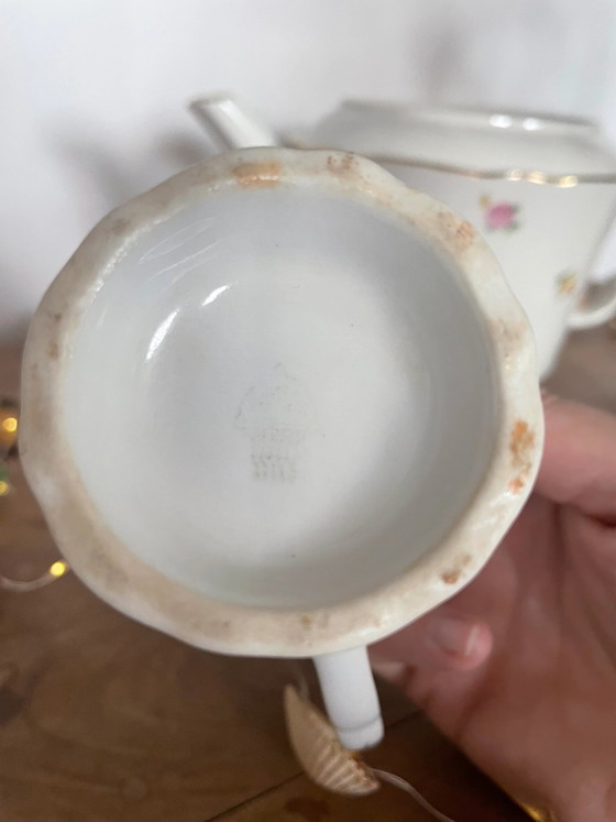Teekanne und Milchkännchen aus Porzellan – Geschirr, Porcelain (photo 3 of 6)
