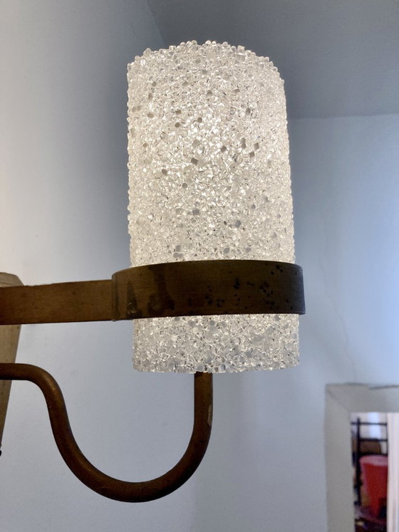Image 1 of Drei Wandleuchten aus vergoldetem Metall und Plexiglas mit Eis-Effekt, 1960er-70er Jahre