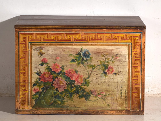 Baule cinese antico con pannello dipinto in olmo – Cina, circa 1900 – Cassettiere (photo 39 of 40)