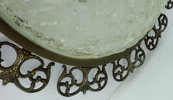 Image 1 of Grand abat-jour en verre dépoli de style Hollywood Regency, cadre en laiton