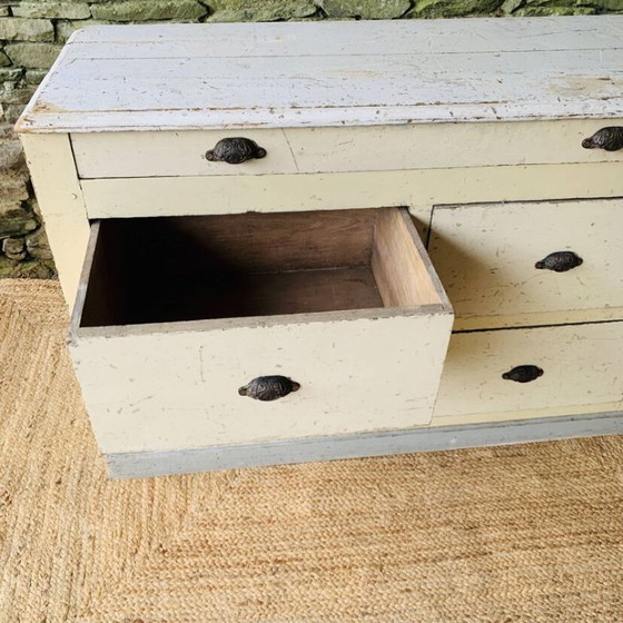 Image 1 of Dressoir / Ambachtelijk meubilair