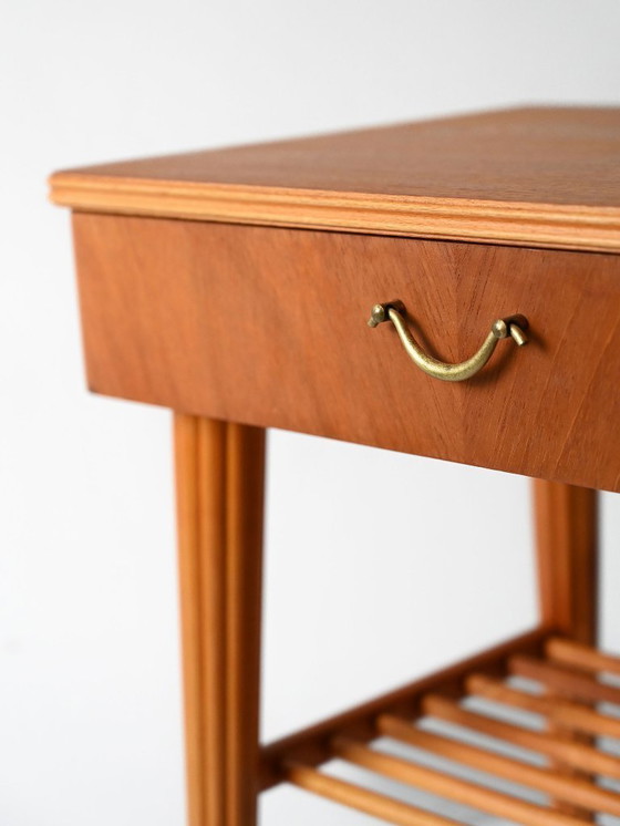 Image 1 of Deense nachtkastjes uit de jaren 40 en 50 in mahonie en berkenhout