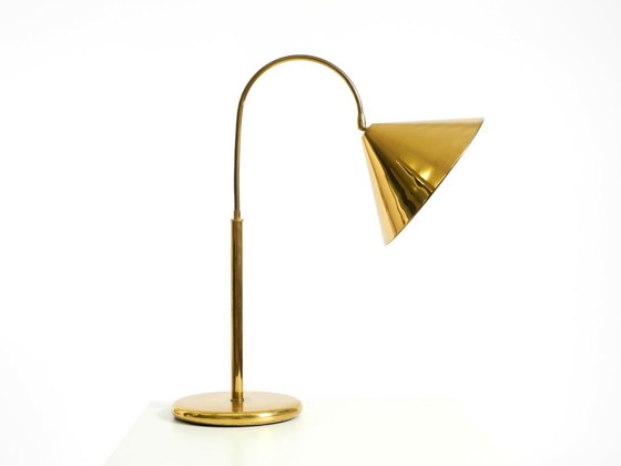 Bella, grande, originale lampada da tavolo in ottone con paralume conico, Mid-Century Modern (photo 3 of 20)