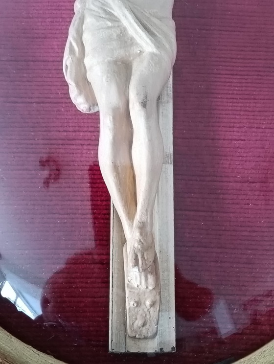 Crucifix religieux antique sous verre convexe – Antiek, Décorations murales, Velvet, Wood (photo 7 of 12)