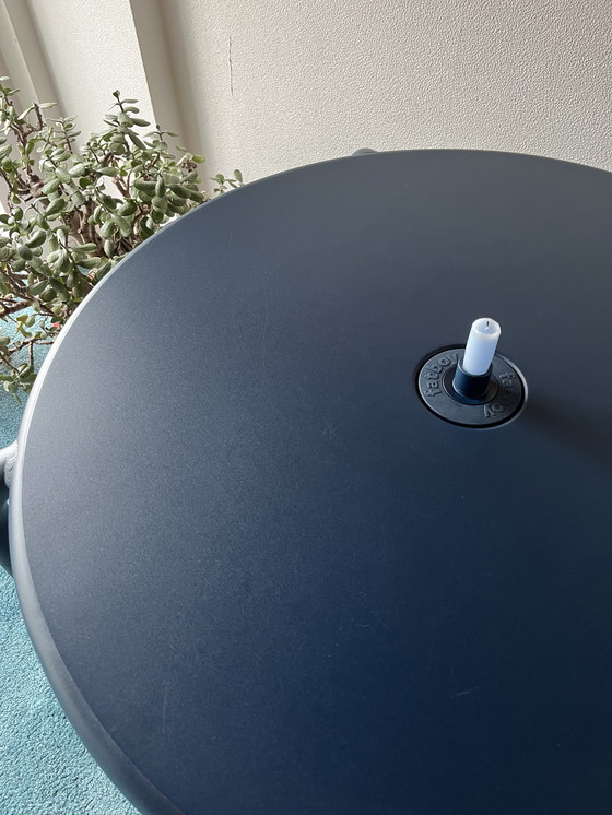 Image 1 of Table Fatboy Toni Bistreau en bleu foncé