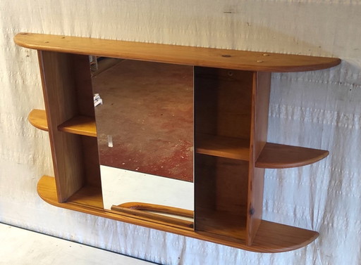 Badkamerkast van massief grenenhout - midden 20e eeuw