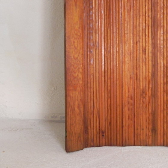 Image 1 of Separador de ambientes S.N.S.A. con listones de pino estilo Baumann, década de 1950.