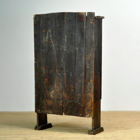 Image 1 of Meuble en chêne espagnol, vers 1800