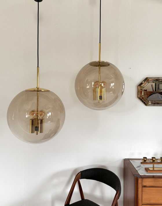 Image 1 of 2x XXL-Globus aus Messing und Rauchglas, Glashütte Limburg '70