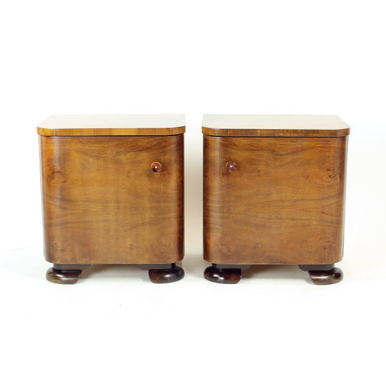 Image 1 of Minimalistische Art Deco nachtkastjes van walnootfineer, Tsjechoslowakije, jaren 1930