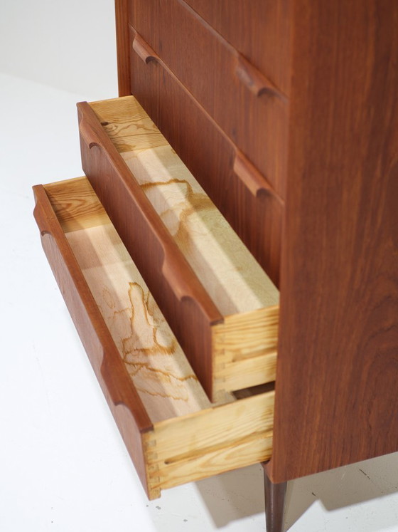 Image 1 of Commode haute aux angles arrondis, en teck, style vintage danois