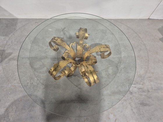 Image 1 of Couchtisch aus vergoldetem Schmiedeeisen im Hollywood-Regency-Stil