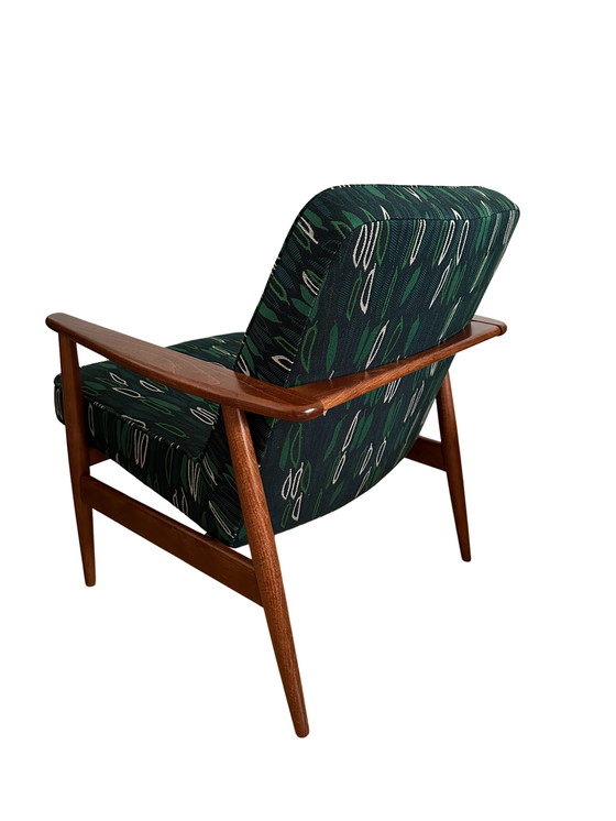 Image 1 of Set middeneeuwse fauteuils, door Juliszu Kędziorek in groen jacquard, jaren 1960
