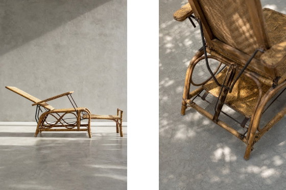 Image 1 of Sillón alemán antiguo de ratán con reposapiés extensible, de la década de 1930.