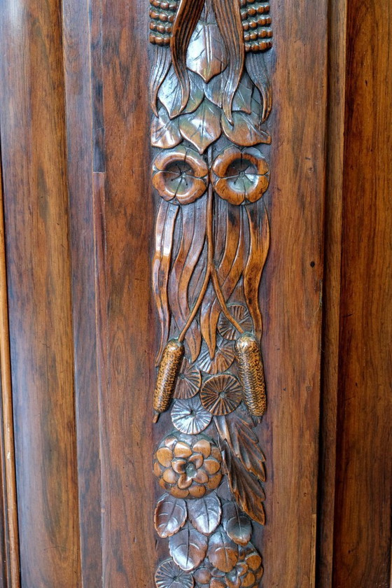 Image 1 of Mobile a viticcio in prezioso palissandro, 1700 circa.