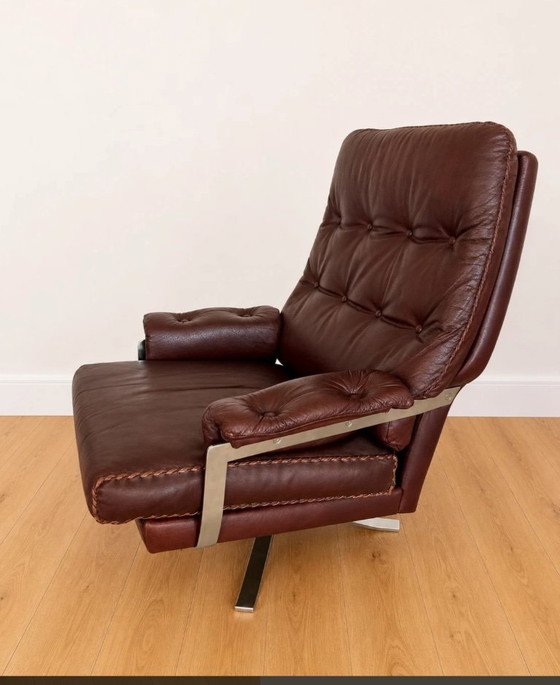 Vintage retro Arne Norell loungestoel en -kruk in bordeauxrood leer. – Fauteuils, Leather (photo 6 of 10)