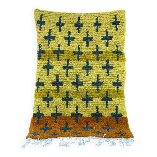 Berber rug in pure wool, handmade, 250x150 cm, made in Morocco.