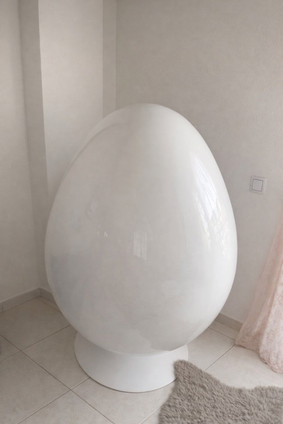 Image 1 of "Egg Chair" / Eistuhl - Πολυθρόνα Σχέδιο Space Age - Λευκό/Γαλάζιο //    Design Egg Chair / Lounge Swivel Chair - White/Light   