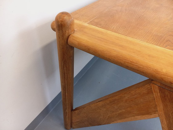 Image 1 of Grote rechthoekige vintage brutalistische tafel van massief eikenhout uit de jaren 60 en 70.