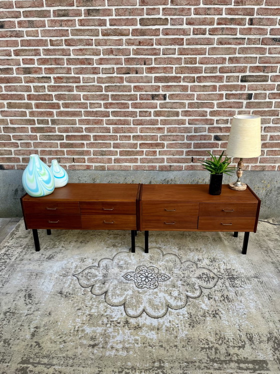 Image 1 of Vintage teakhouten lowboard tv-meubel