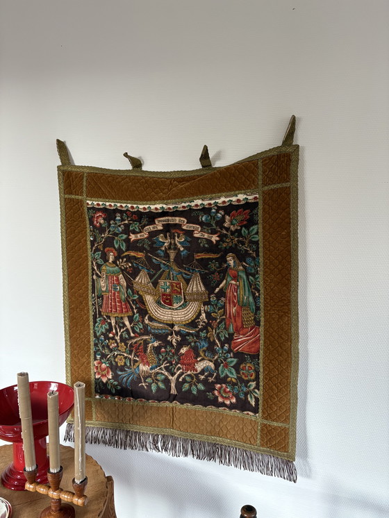 Image 1 of Antique looped tapestry "Barques des Amours"