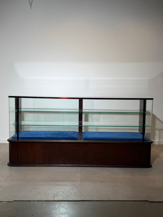 Vitrina expositora de caoba con puertas correderas de cristal. – Glass (photo 10 of 10)