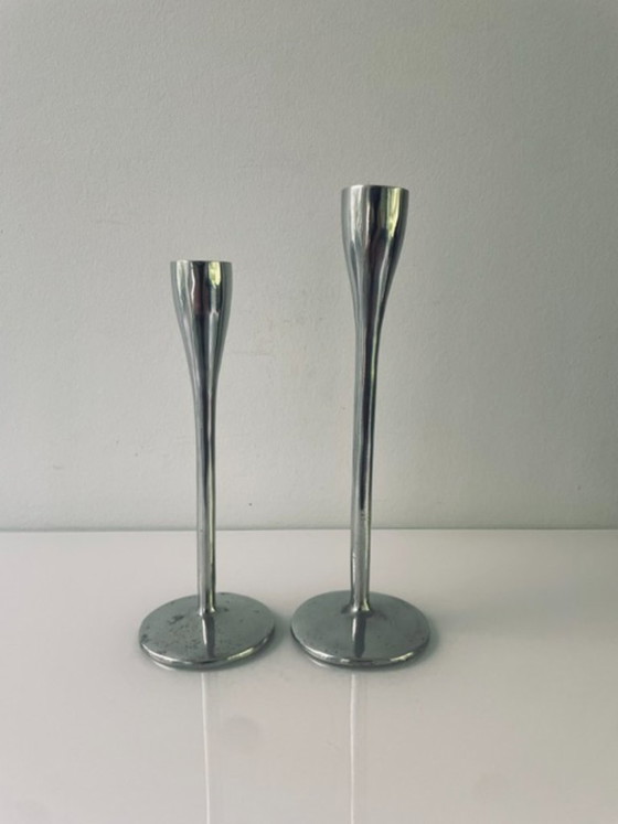 Image 1 of Juego de 2 portavelas de aluminio con diseño especial – Diferentes alturas