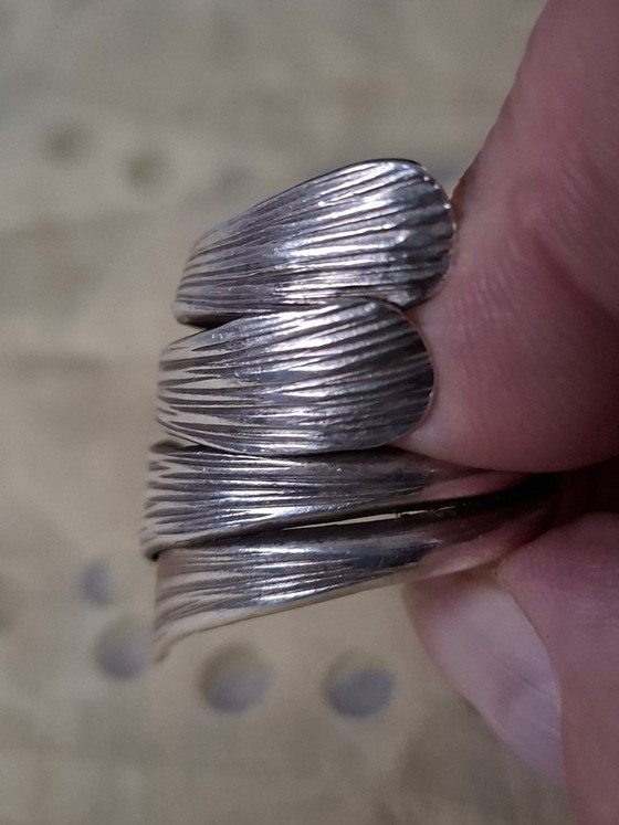 Image 1 of Grote, massief zilveren ring met dubbele band en vier secties, maat 62/64 (verstelbaar).