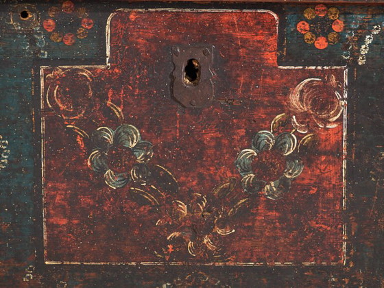 Baúl de almacenamiento antiguo en tonos oscuros (c.1870) #41 – Armarios de almacenamiento (photo 31 of 40)